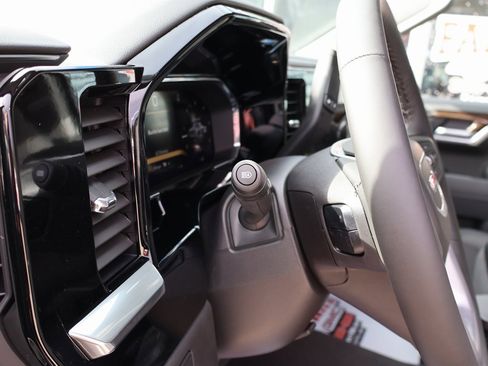 New 2026 GMC Sierra 1500 Elevation image 24