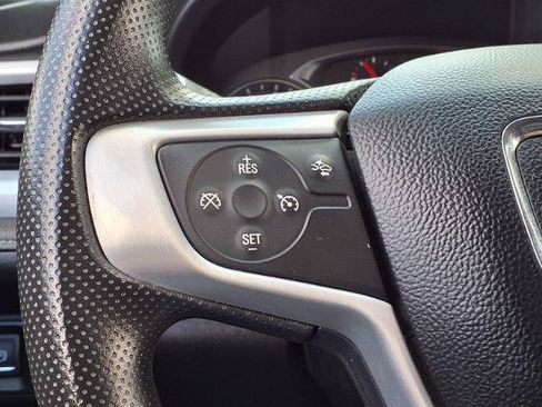 Used 2021 GMC Acadia SLE w/ Driver Convenience Package FWD image 11
