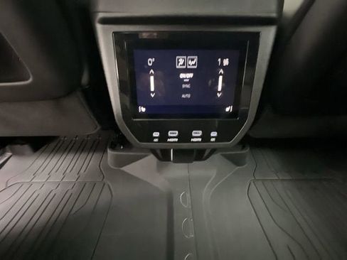 Certified 2025 GMC Yukon XL Denali Ultimate AWD/4WD image 22
