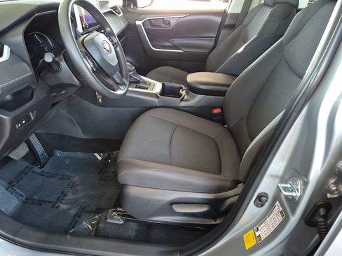 Used 2025 Toyota RAV4 LE FWD image 13