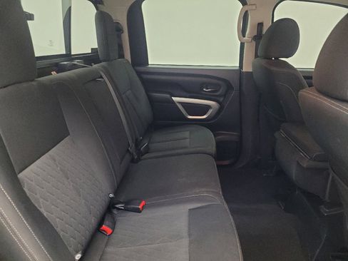 Used 2019 Nissan Titan SV RWD image 19