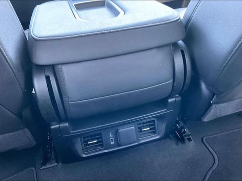 Used 2025 GMC Sierra 1500 SLT AWD/4WD image 11