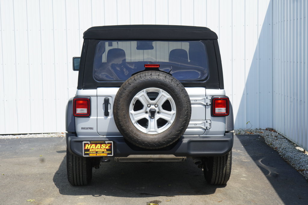 Used 2024 Jeep Wrangler Sport AWD/4WD image 5