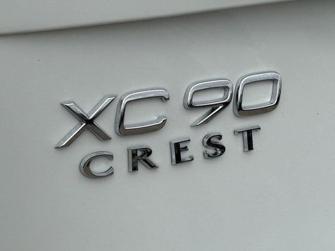 New 2026 Volvo XC90 T8 Plus w/ Protection Package Premier image 9