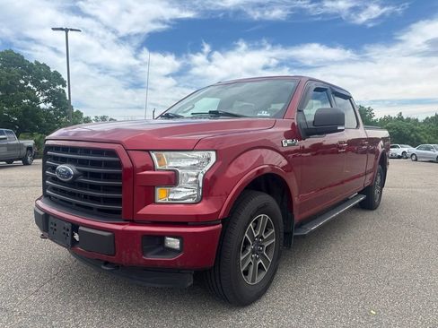 Used 2015 Ford F150 XLT w/ Equipment Group 301A Mid AWD/4WD image 5