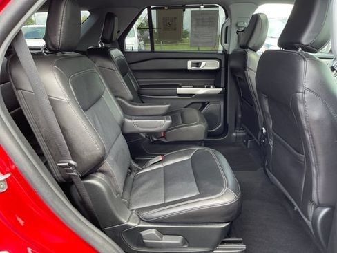 Used 2023 Ford Explorer Limited w/ Equipment Group 301A AWD/4WD image 36