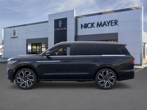 New 2026 Lincoln Navigator Reserve AWD/4WD image 3