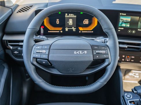 New 2026 Kia Sportage LX FWD image 17