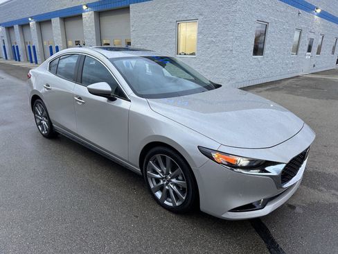 Used 2025 MAZDA MAZDA3 s image 11