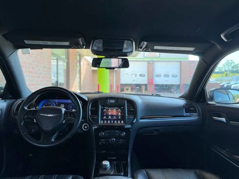 Used 2018 Chrysler 300 S image 11