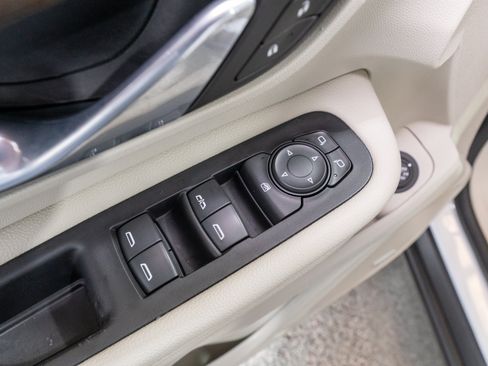 Used 2020 GMC Terrain Denali w/ Denali Premium Package AWD/4WD image 15