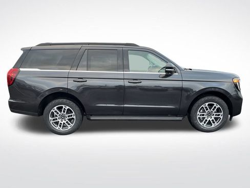 New 2026 Ford Expedition Active image 7