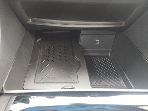 New 2026 Chrysler Pacifica Limited w/ S Appearance Package image 9