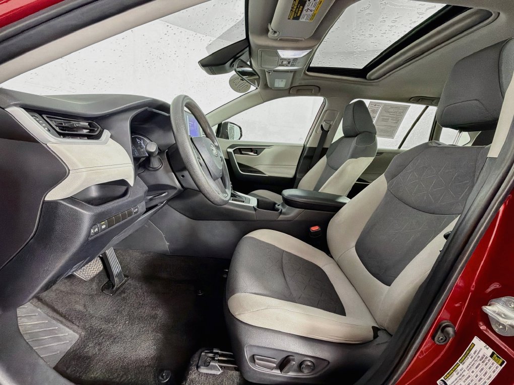 Used 2023 Toyota RAV4 XLE w/ Convenience Package FWD image 12