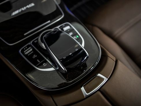 Used 2020 Mercedes-Benz E 63 AMG S image 33