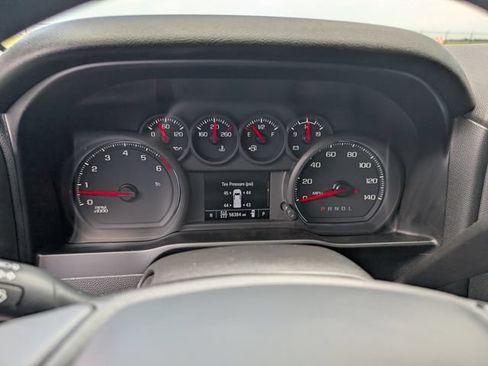 Used 2021 Chevrolet Silverado 1500 Custom Trail Boss AWD/4WD image 14