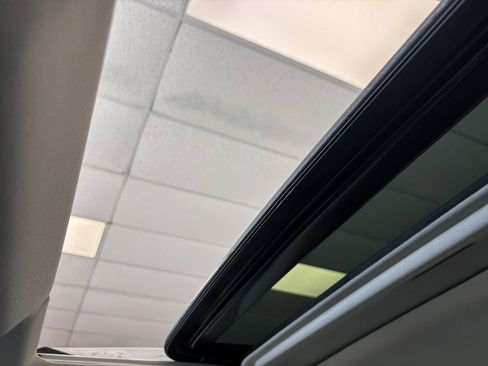 Used 2009 INFINITI G37 Journey w/ Premium Pkg image 19