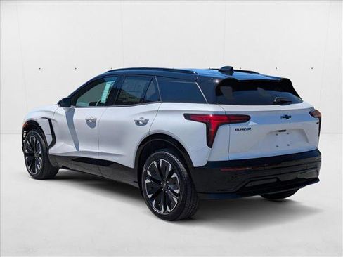 New 2025 Chevrolet Blazer EV RS image 8