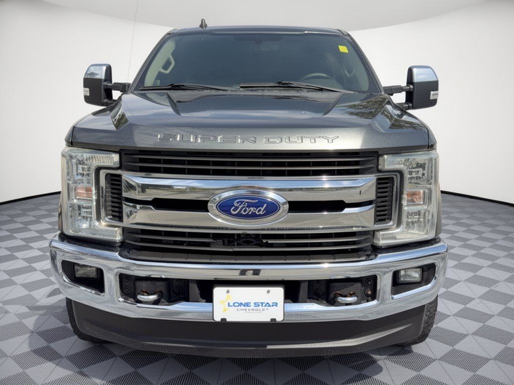 Used 2019 Ford F250 XLT w/ XLT Premium Package AWD/4WD image 6