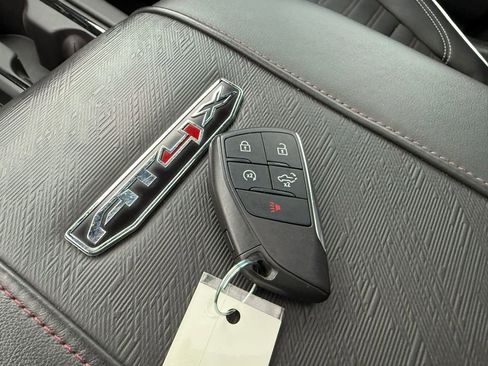 Used 2024 GMC Sierra 2500 AT4X AWD/4WD image 9