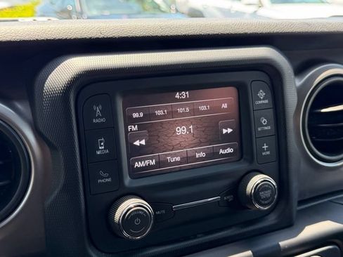 Used 2020 Jeep Wrangler Sport AWD/4WD image 24