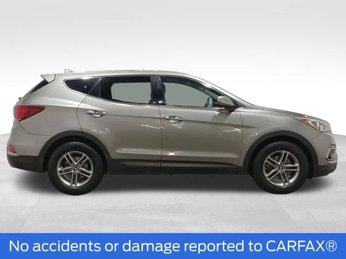 Used 2017 Hyundai Santa Fe Sport FWD image 2
