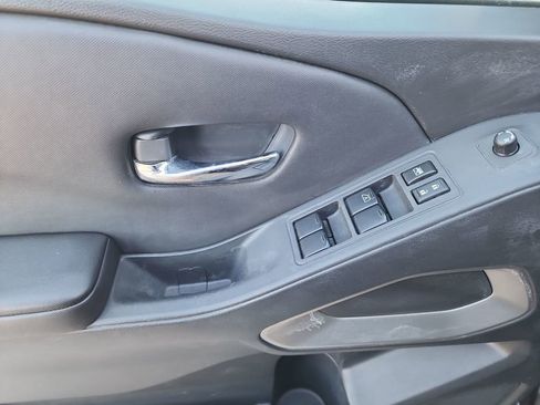 Used 2023 Nissan Frontier SV image 13