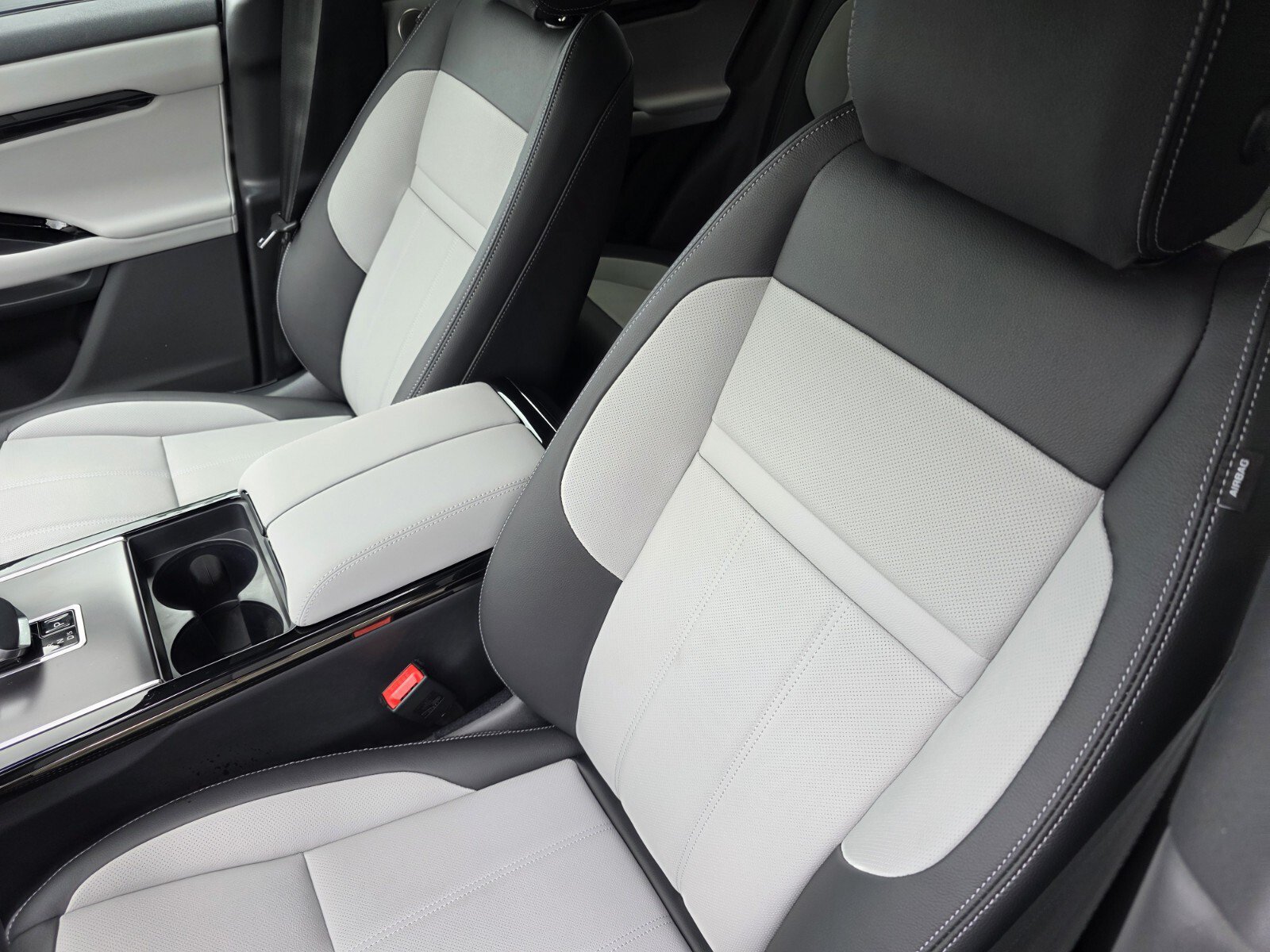 Used 2026 Land Rover Range Rover Evoque Hoxton AWD/4WD image 12