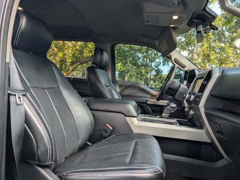 Used 2019 Ford F150 Lariat w/ Equipment Group 502A Luxury AWD/4WD image 21