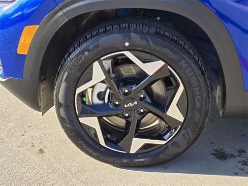 New 2026 Kia Seltos S image 8