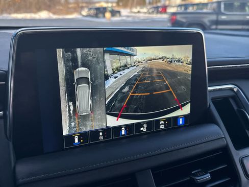 Used 2022 Chevrolet Tahoe Z71 w/ Z71 Off-Road Package image 15