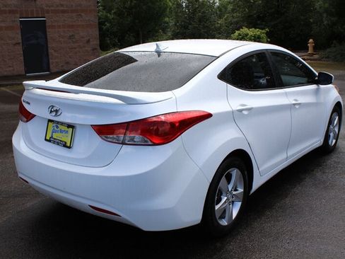 Used 2013 Hyundai Elantra GLS w/ Preferred Pkg FWD image 4