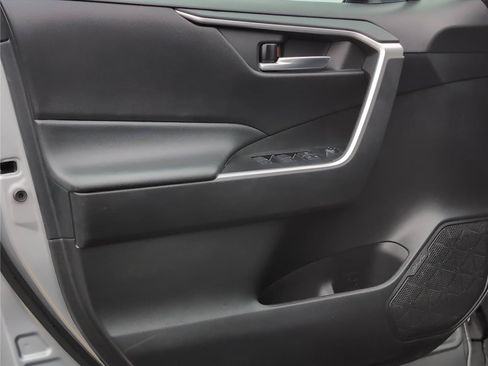 Used 2024 Toyota RAV4 XLE FWD image 18