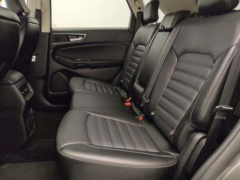 Used 2017 Ford Edge SEL w/ Equipment Group 201A AWD/4WD image 18
