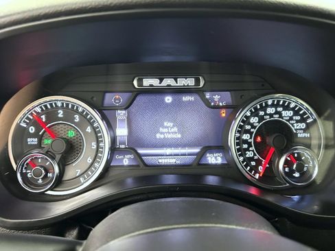 Used 2025 RAM 1500 Big Horn AWD/4WD image 14