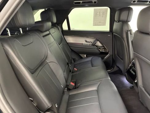 Used 2025 Land Rover Range Rover Sport SE AWD/4WD image 16