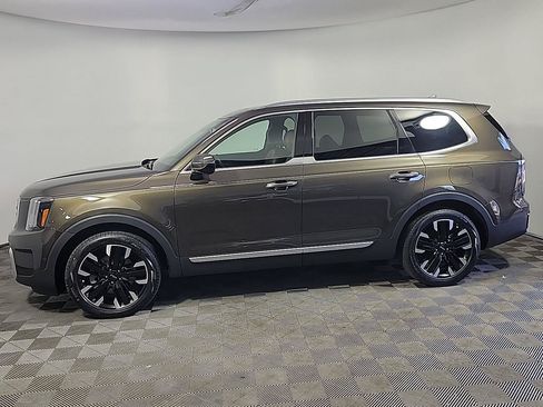 Used 2024 Kia Telluride SX w/ Towing Package FWD image 9