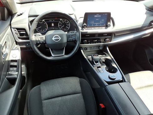 Used 2025 Nissan Rogue SV AWD/4WD image 19