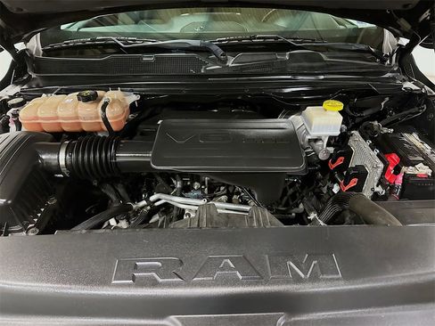 Used 2019 RAM 1500 Big Horn image 33