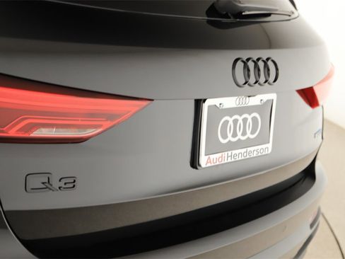 New 2025 Audi Q3 2.0T Premium image 29