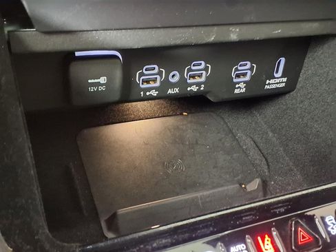 Used 2023 Jeep Grand Wagoneer L Series III w/ Rear Seat Video Group 1 AWD/4WD image 32