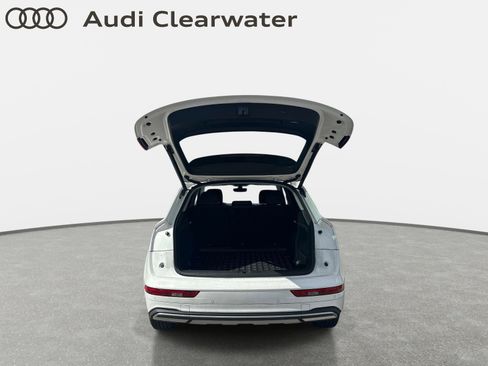 Used 2023 Audi Q5 2.0T Premium w/ Convenience Package AWD/4WD image 9