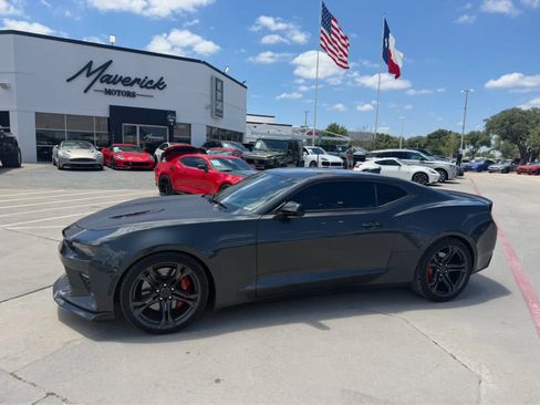Used 2018 Chevrolet Camaro SS RWD image 1
