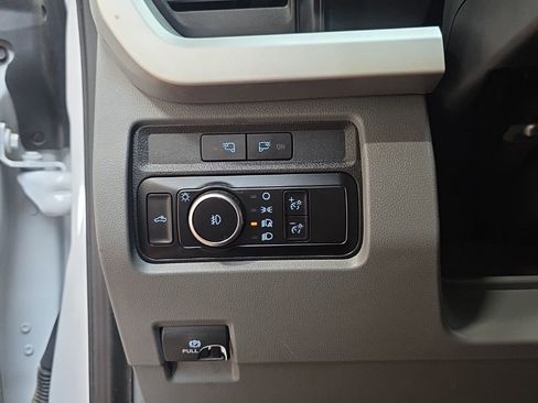 Used 2023 Ford F250 XLT w/ FX4 Off-Road Package image 25