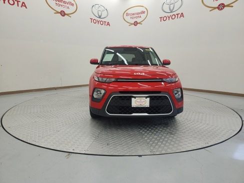 Used 2022 Kia Soul LX image 4