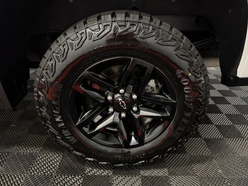 Used 2019 Chevrolet Silverado 1500 LT Trail Boss AWD/4WD image 13