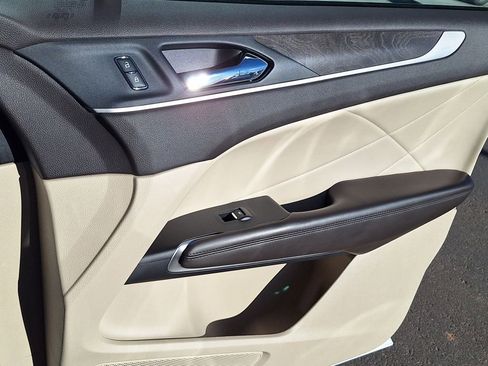 Used 2019 Lincoln MKC Reserve w/ MKC Climate Package image 30