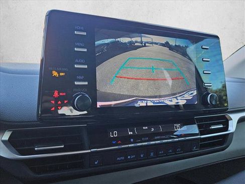 Used 2023 Toyota Sienna XLE image 14