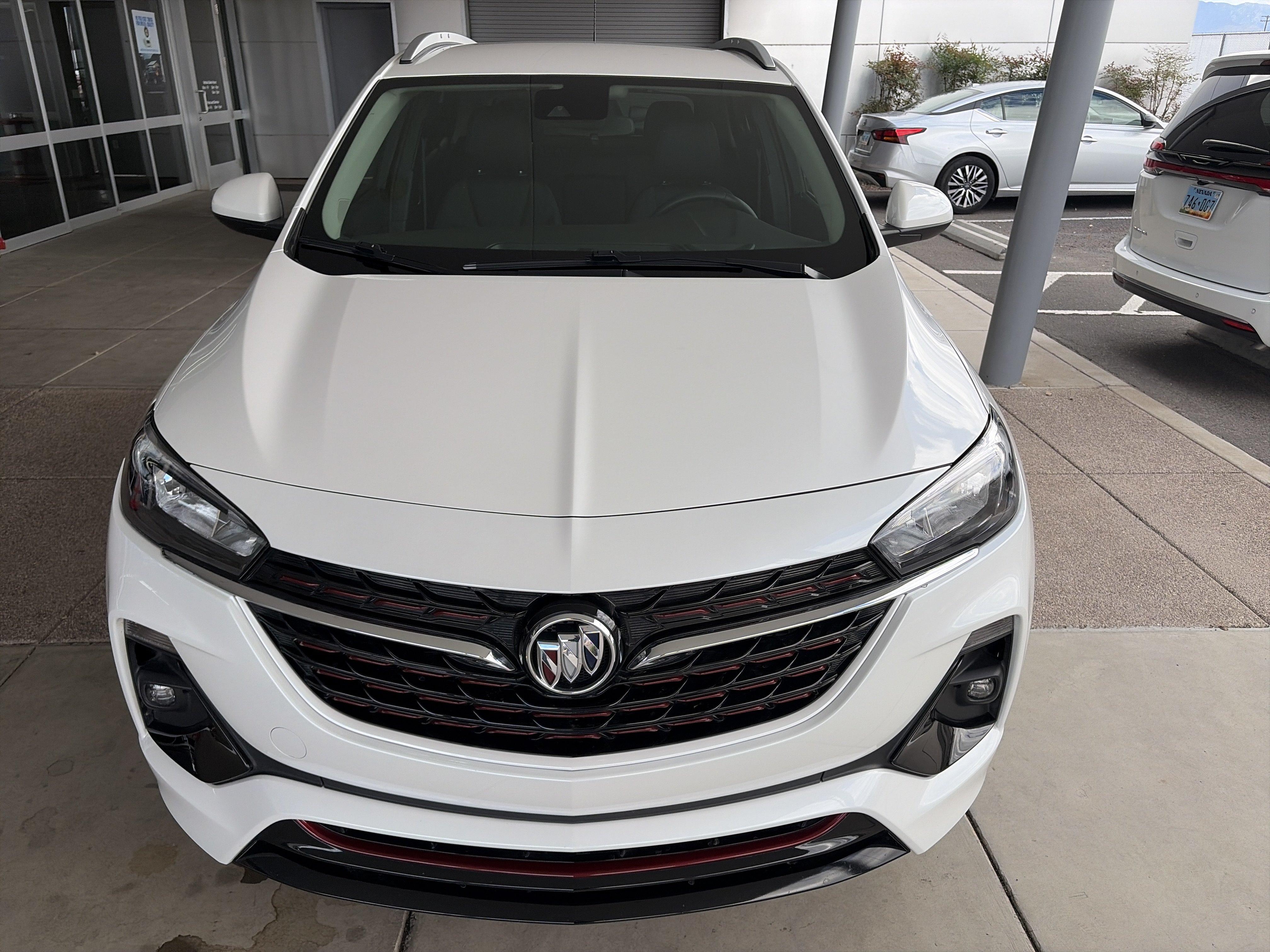 Used 2022 Buick Encore GX Select w/ Sport Touring Package FWD image 2