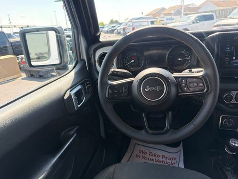 Used 2024 Jeep Wrangler Unlimited w/ Convenience Group AWD/4WD image 22
